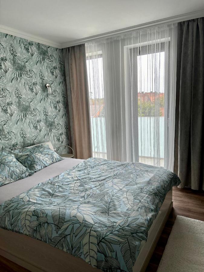 Becca'S Downtown Apartment With Private Parking Oradea Exteriér fotografie