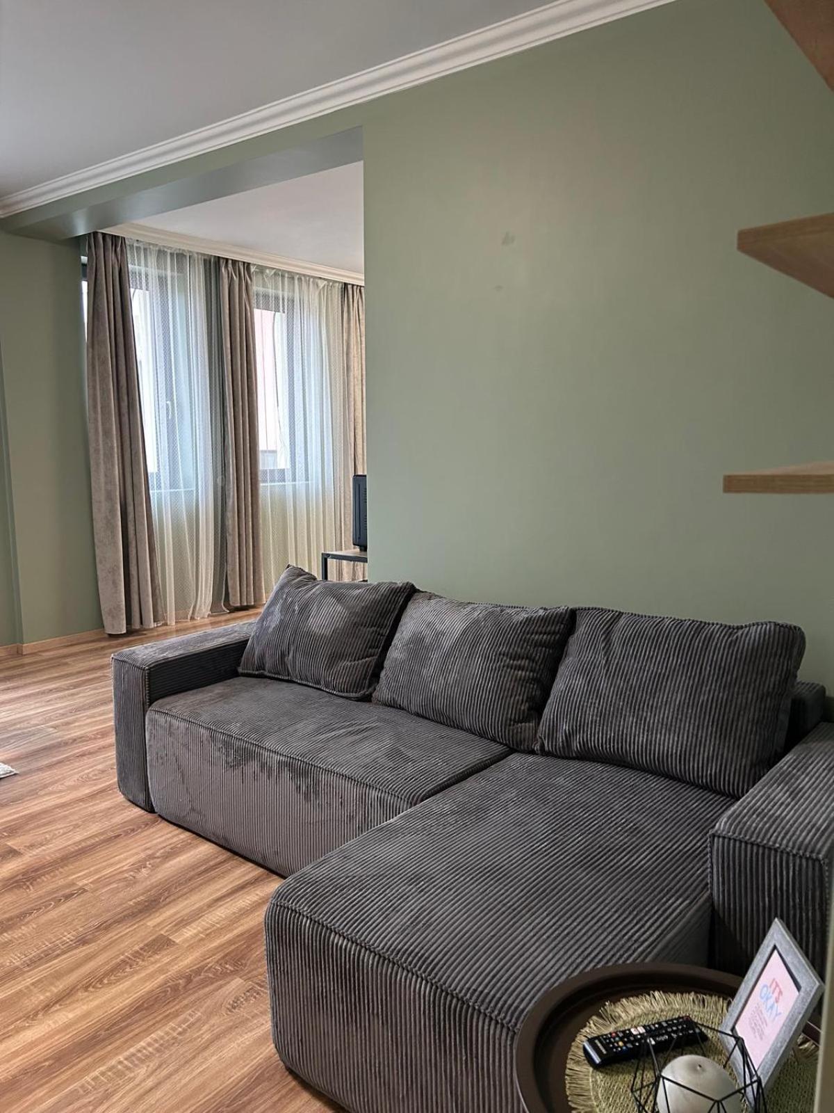 Becca'S Downtown Apartment With Private Parking Oradea Exteriér fotografie